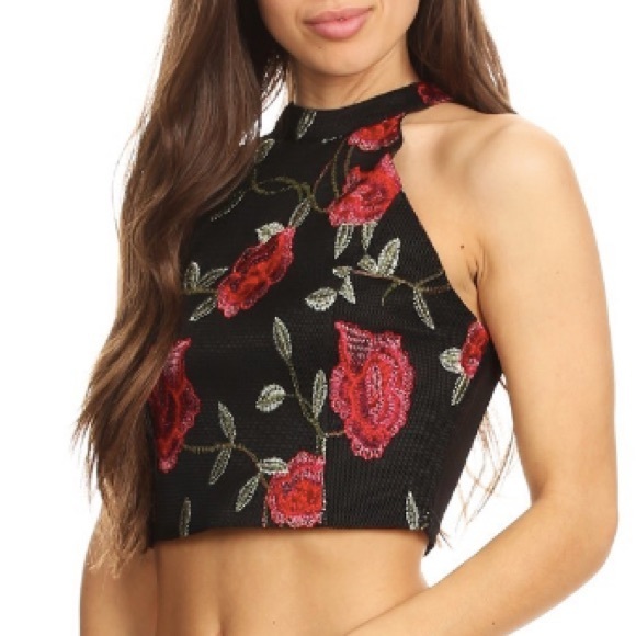 Charlotte Russe Rose Embroidered Halter Crop - Picture 10 of 10